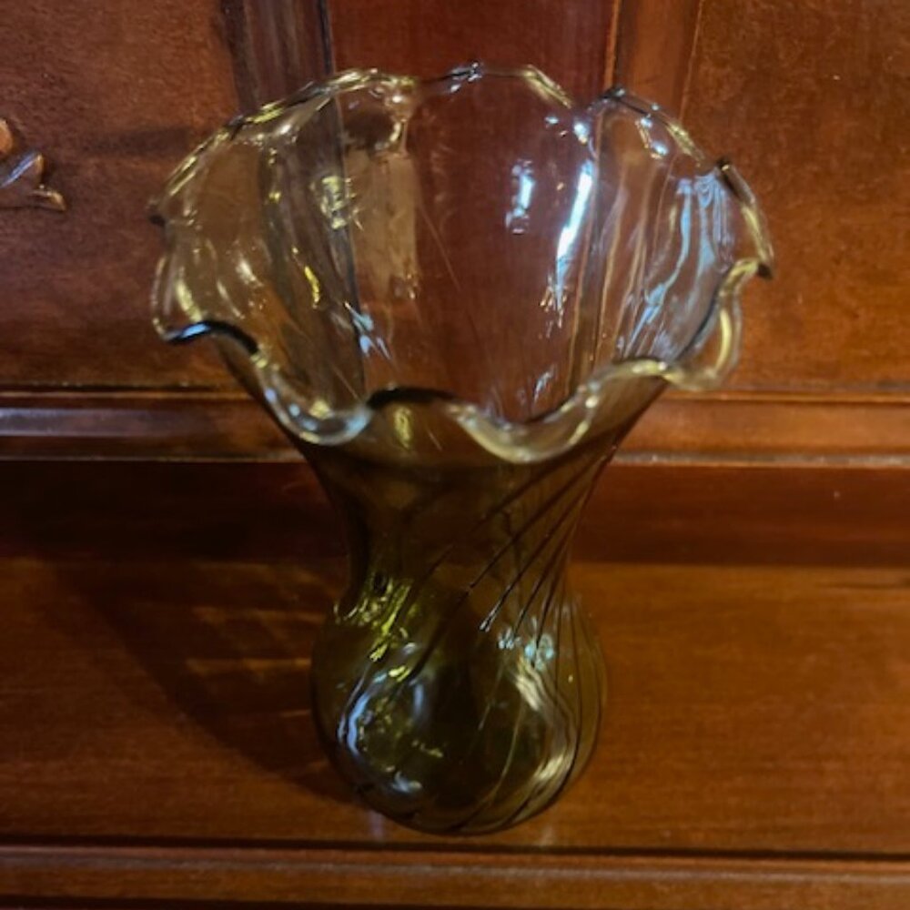 Vintage Anchor Hocking Green Spiral Vase Ruffled Top 1950s-1960s